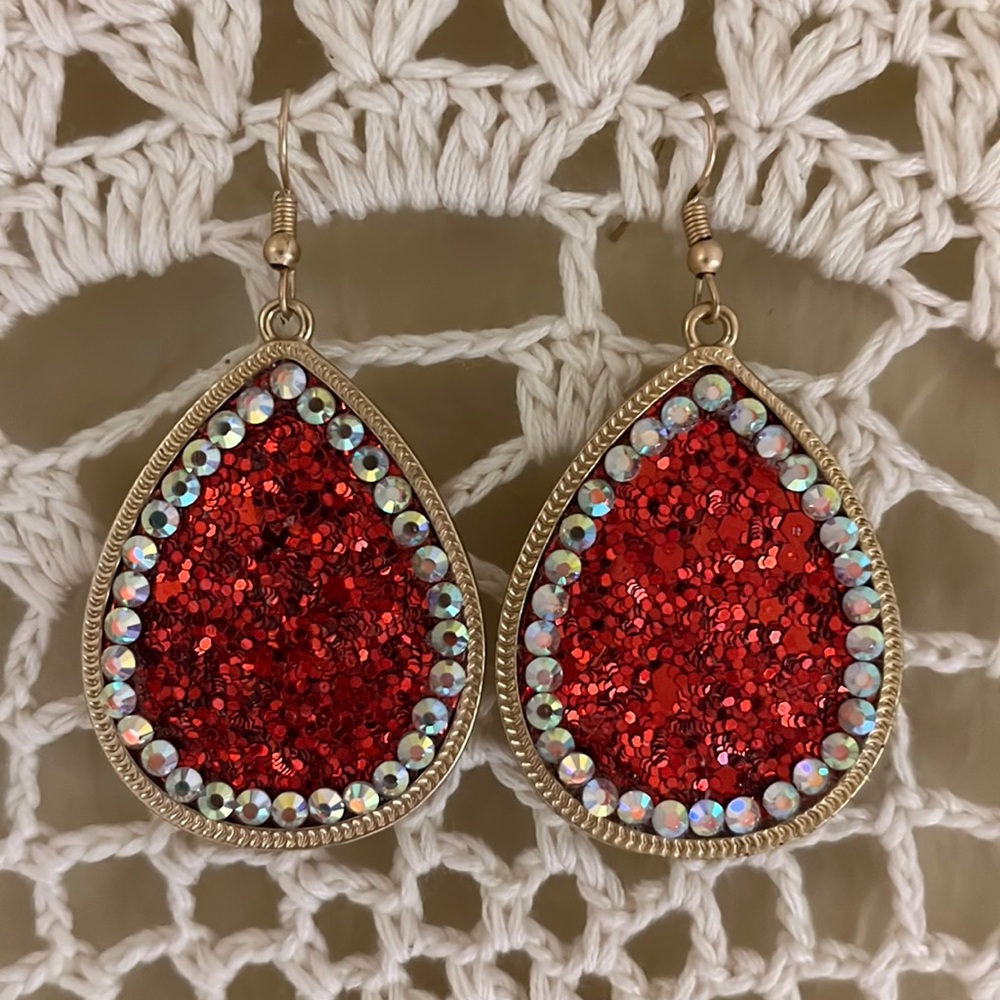 ❤️ Red glitter AB stone gold tone earrings